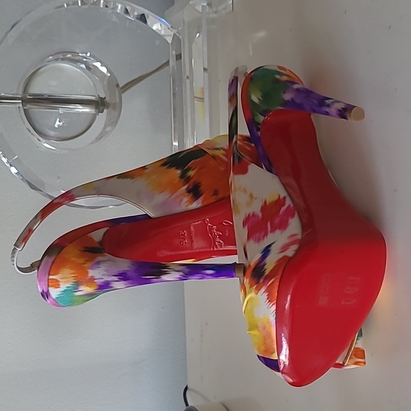 CHRISTIAN LOUBOUTIN Sandals - Picture 10 of 16